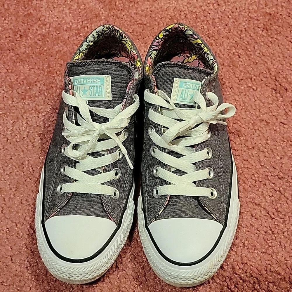 Gray converse - Picture 3 of 3